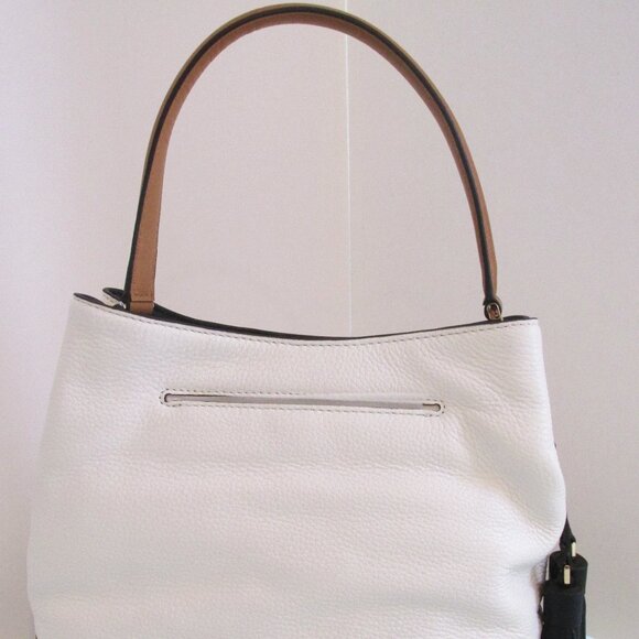 Michael Kors (Kip) New Leather Large Bucket Handbag - Picture 2 of 10